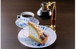 Tsubakiya Cafe