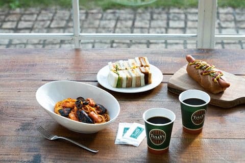 TULLY'S COFFEE